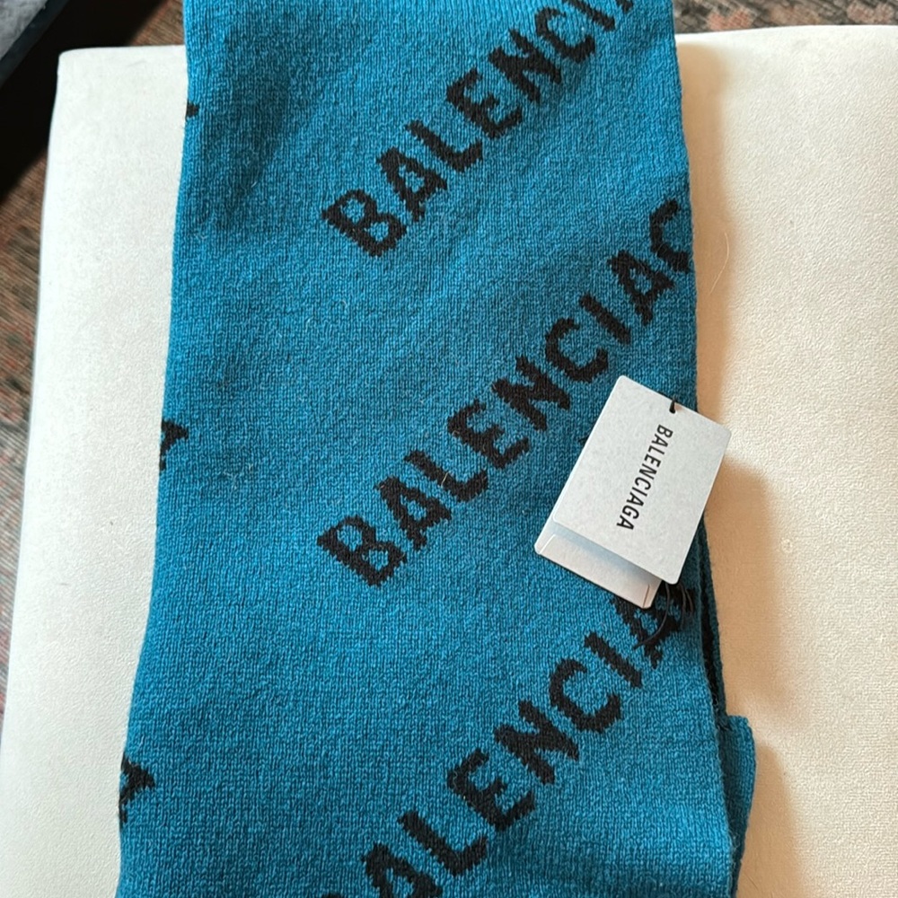 Brand new Balenciaga wool unisex scarf